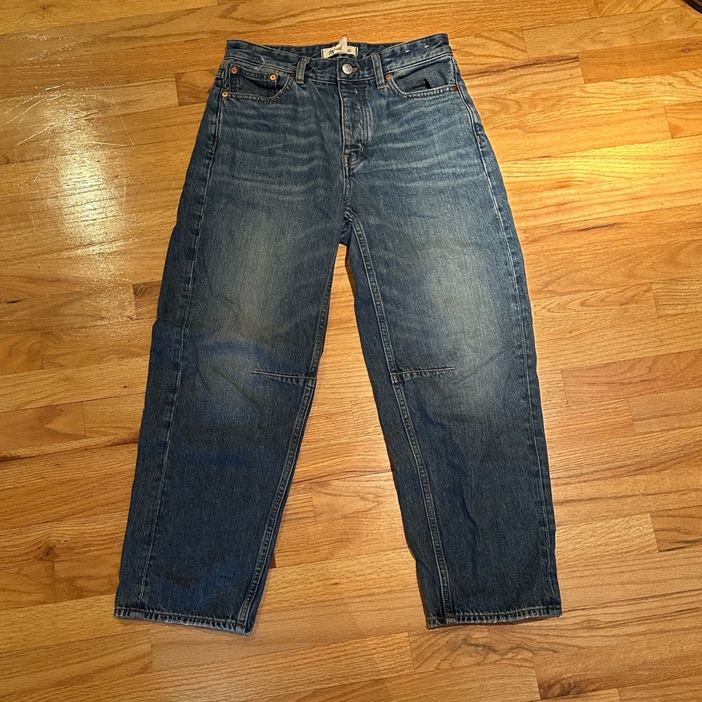 Madewell the darted barrel leg Jean - Picture 2 of 5